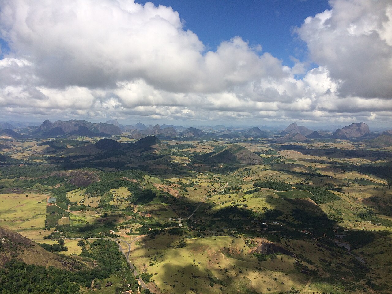 Panorama do Monumento Natural dos Pontões Capixabas